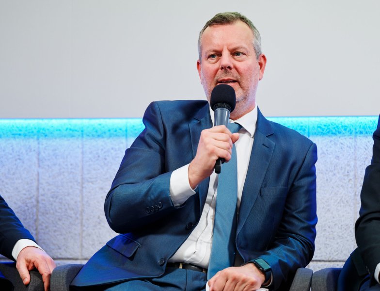„Jednorázové vlny a nepředvídatelnost trhů jsou brzdy.“ Marek Tabašek z SSI Energy vystoupil na konferenci Právo a energetika